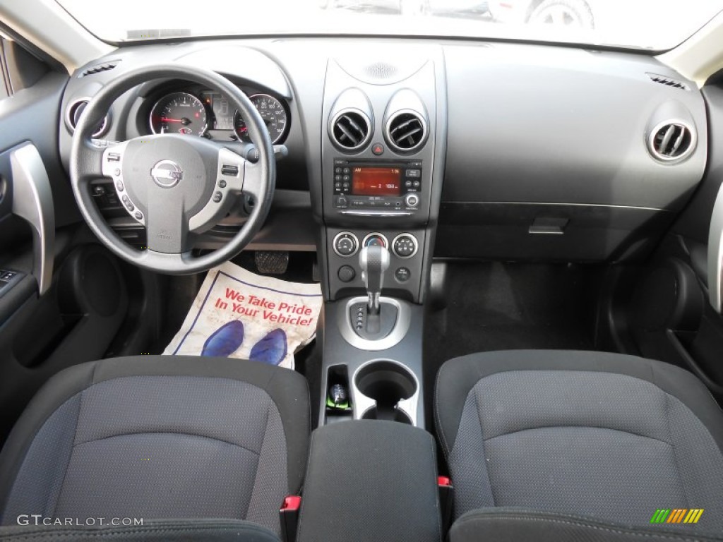 2011 Rogue SV AWD - Pearl White / Black photo #18