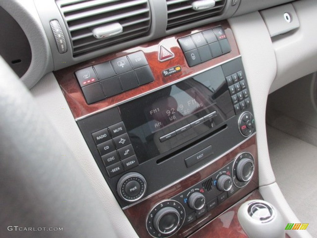 2007 Mercedes-Benz C 280 4Matic Luxury Controls Photo #90212099