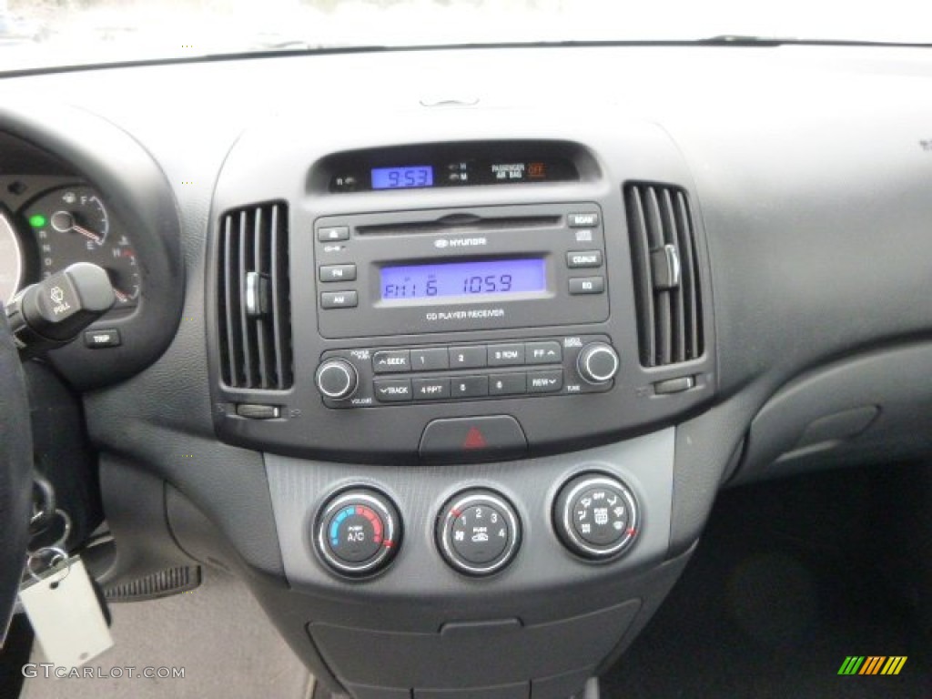 2007 Hyundai Elantra GLS Sedan Controls Photos