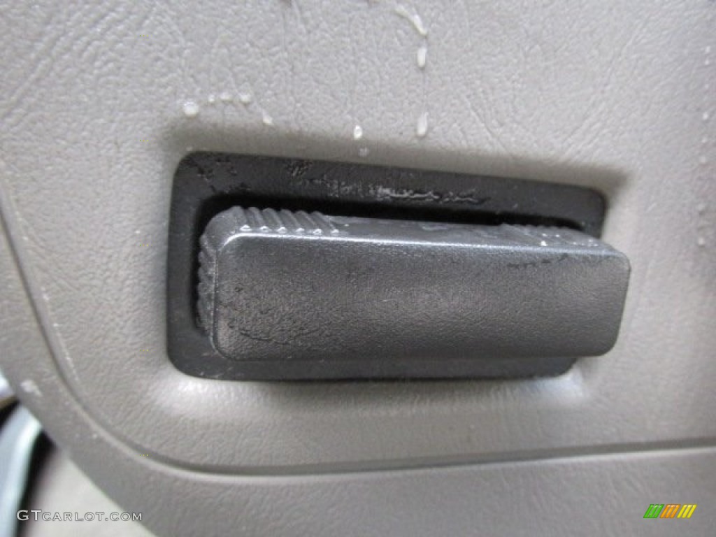 2005 Impala  - Medium Gray Metallic / Medium Gray photo #11