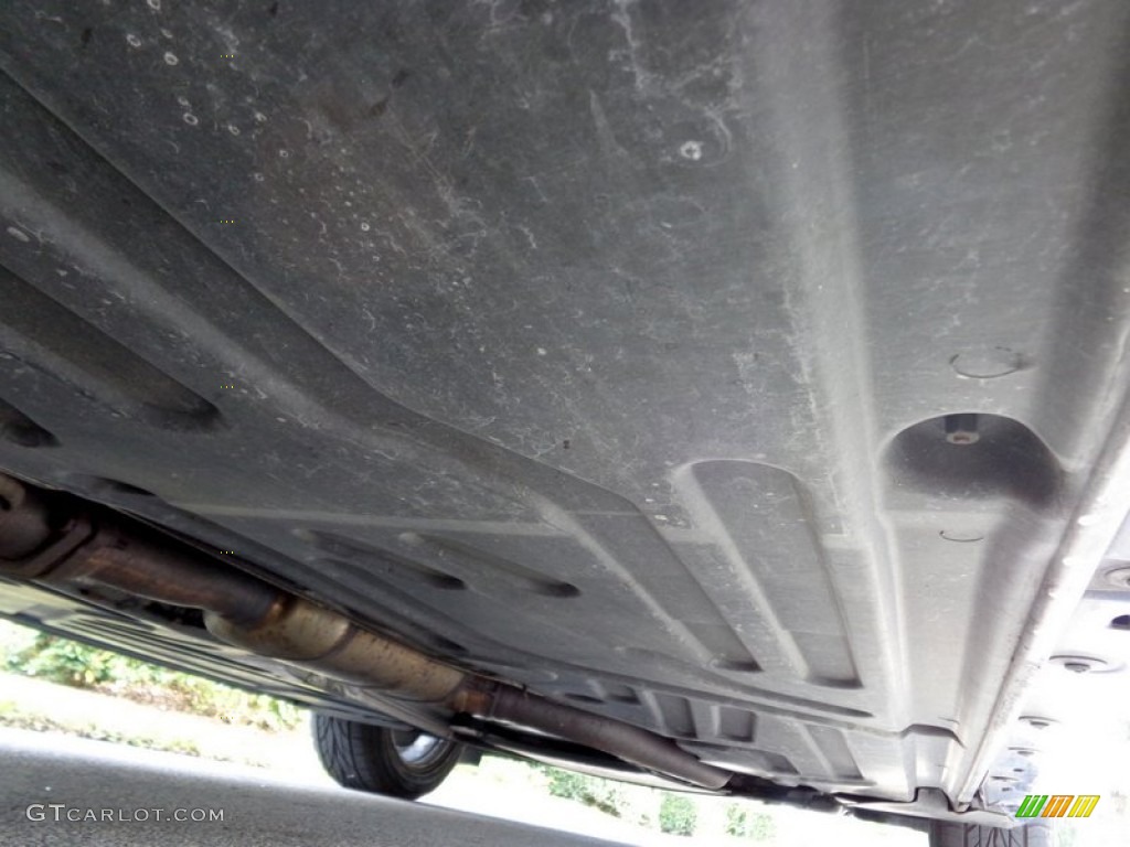 2002 Mercedes-Benz C 230 Kompressor Coupe Undercarriage Photos