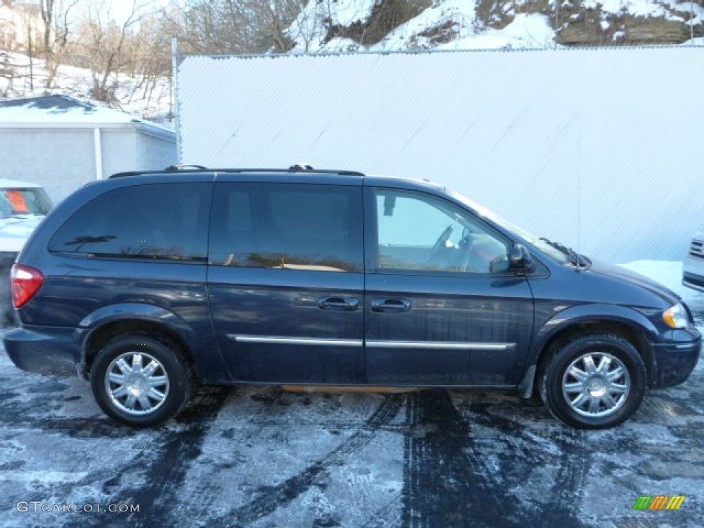 2007 Town & Country Touring - Modern Blue Pearl / Dark Khaki/Light Graystone photo #10