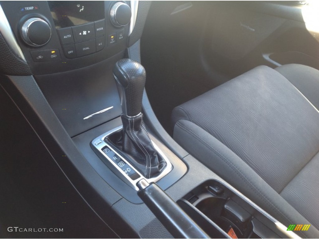 2011 Suzuki Kizashi GTS AWD Transmission Photos