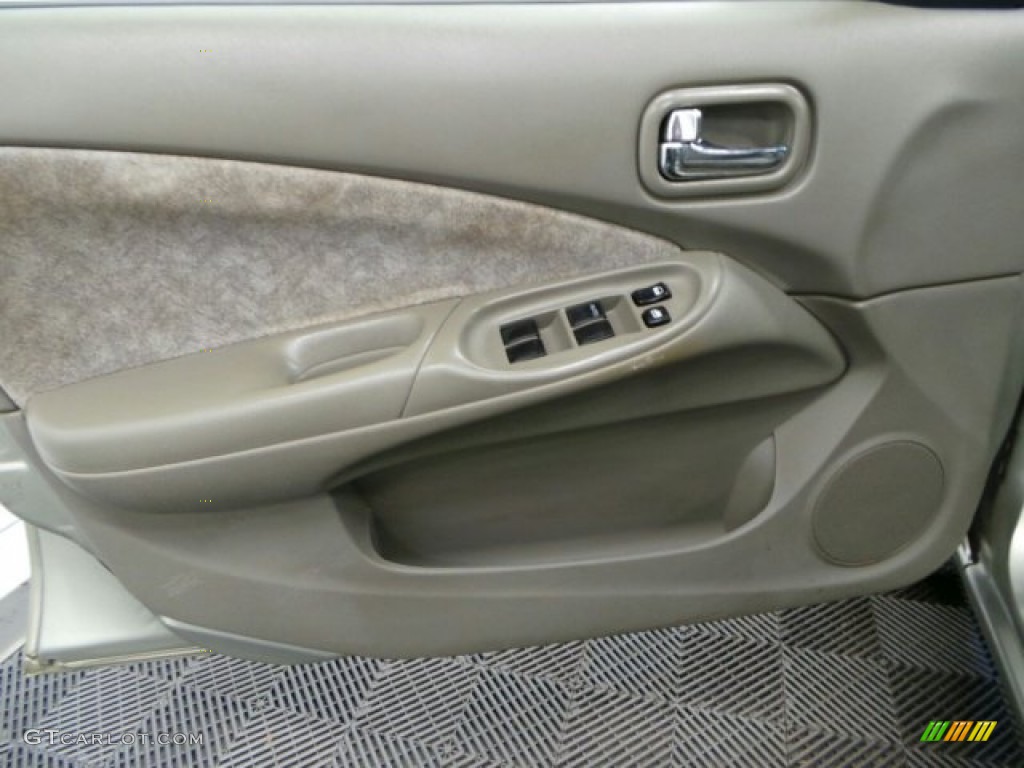 2003 Sentra XE - Radium Gray / Stone Gray photo #10