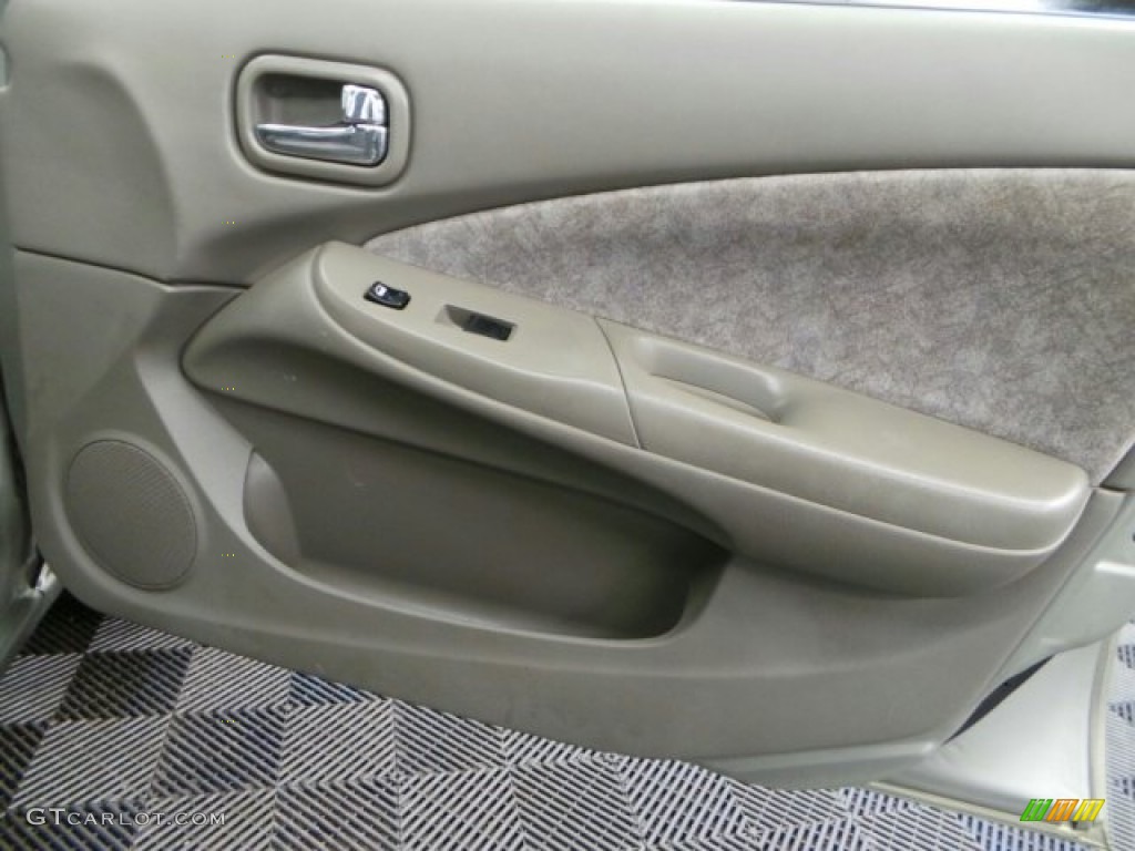 2003 Sentra XE - Radium Gray / Stone Gray photo #14