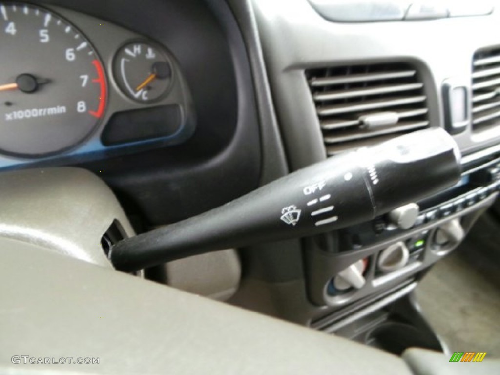 2003 Sentra XE - Radium Gray / Stone Gray photo #17