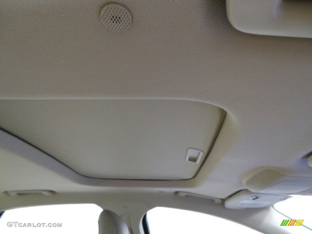 2013 Fusion Hybrid SE - Ice Storm Metallic / Dune photo #19