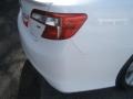 Super White - Camry SE Photo No. 14