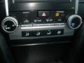 Super White - Camry SE Photo No. 24