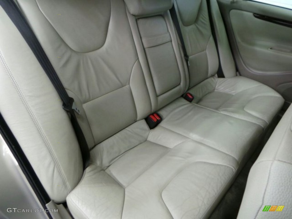 2005 S60 2.4 - Lunar Gold Metallic / Taupe/Light Taupe photo #8