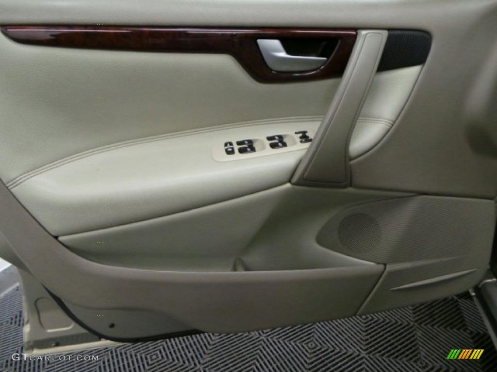 2005 S60 2.4 - Lunar Gold Metallic / Taupe/Light Taupe photo #11