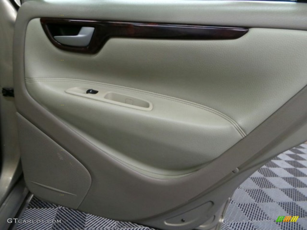 2005 S60 2.4 - Lunar Gold Metallic / Taupe/Light Taupe photo #14