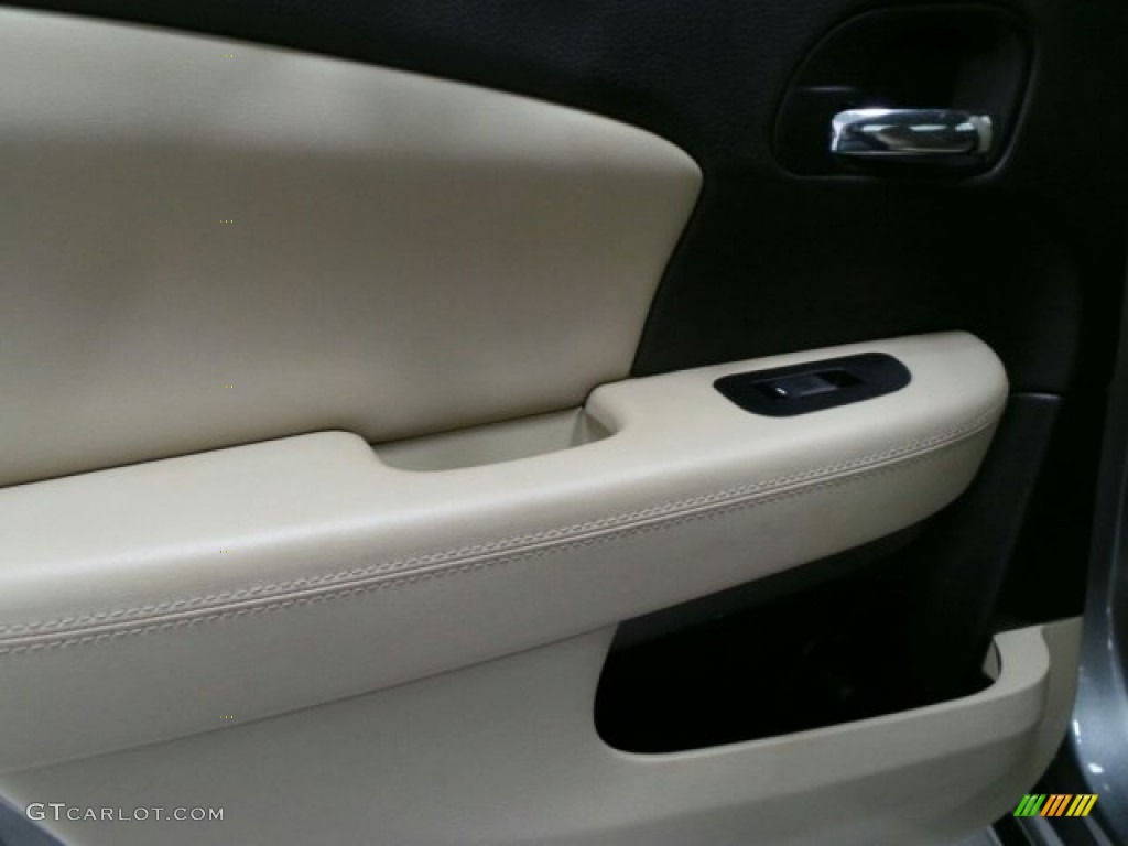 2012 200 Limited Sedan - Tungsten Metallic / Black/Light Frost photo #12