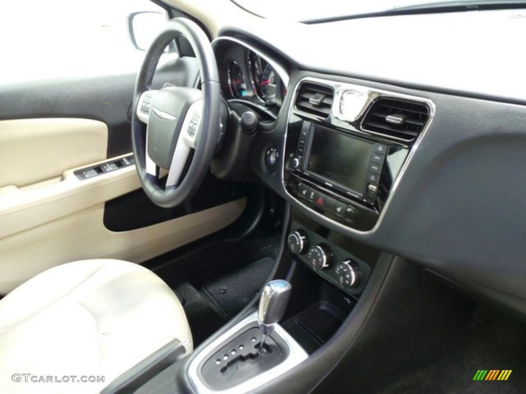 2012 200 Limited Sedan - Tungsten Metallic / Black/Light Frost photo #16