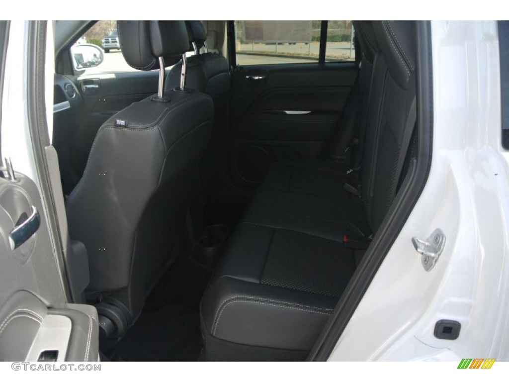 2014 Compass Latitude - Bright White / Dark Slate Gray photo #14