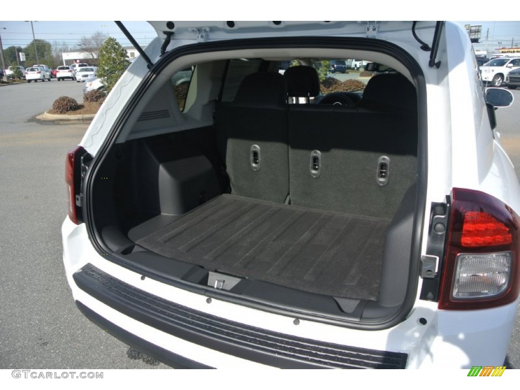 2014 Compass Latitude - Bright White / Dark Slate Gray photo #15