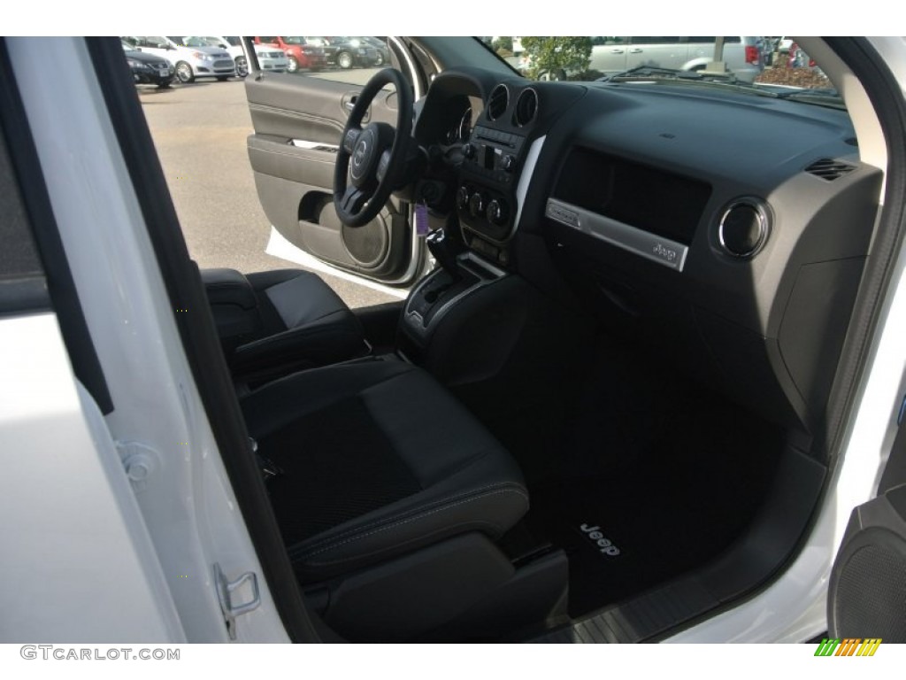 2014 Compass Latitude - Bright White / Dark Slate Gray photo #17