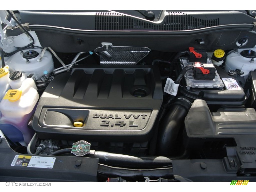 2014 Compass Latitude - Bright White / Dark Slate Gray photo #19