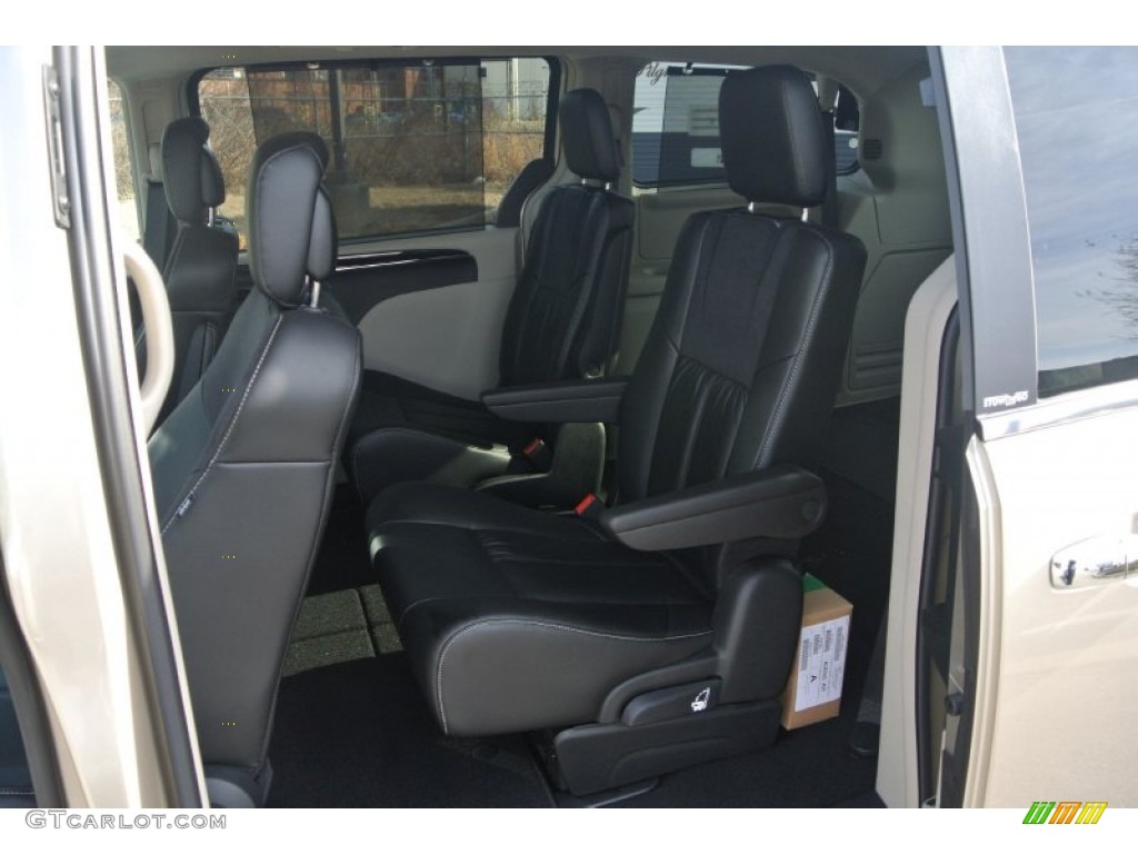 2014 Chrysler Town & Country Limited Interior Color Photos
