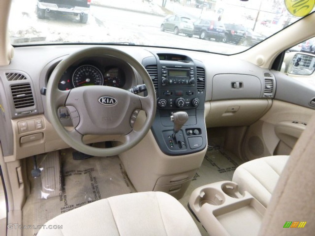 Beige Interior 2006 Kia Sedona LX Photo #90235451