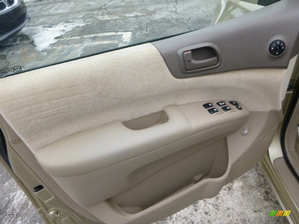 2006 Kia Sedona LX Door Panel Photos