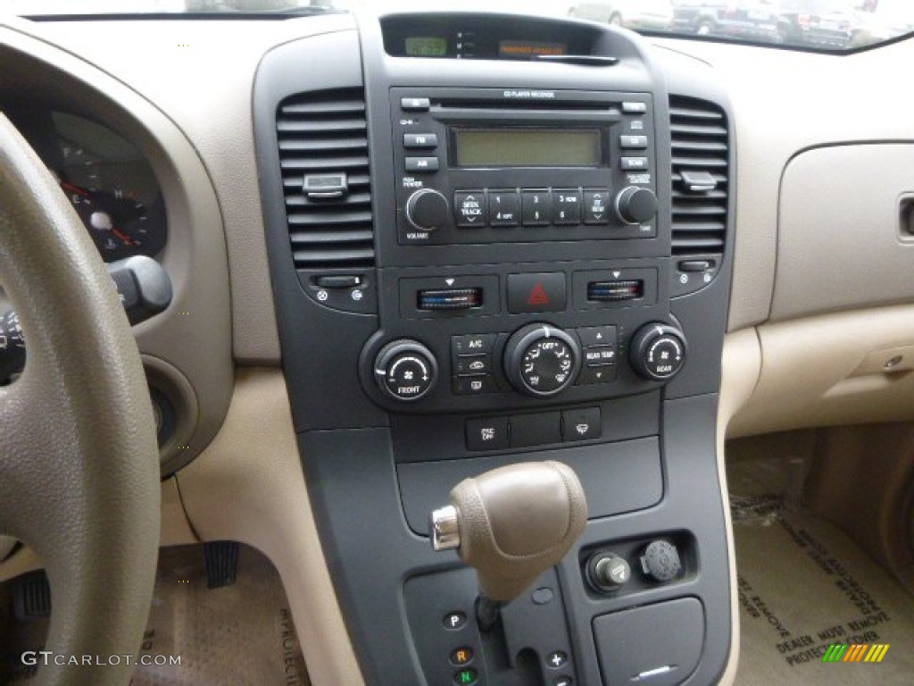 2006 Kia Sedona LX Controls Photos