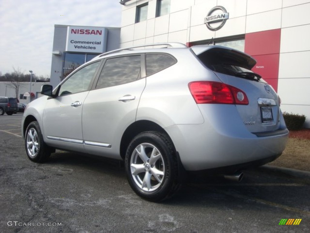 2011 Rogue SV AWD - Silver Ice Metallic / Black photo #7