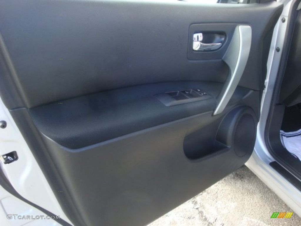 2011 Rogue SV AWD - Silver Ice Metallic / Black photo #23