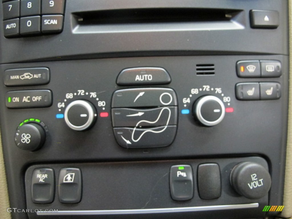2010 Volvo XC90 3.2 AWD Controls Photos