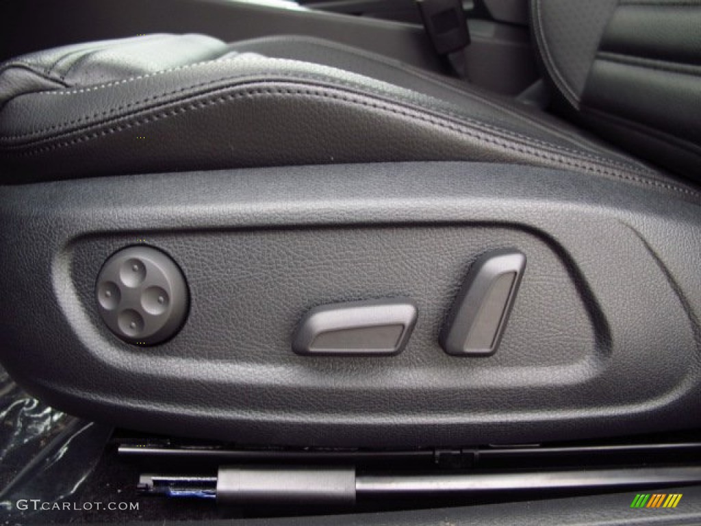 2014 Volkswagen CC R-Line Controls Photos