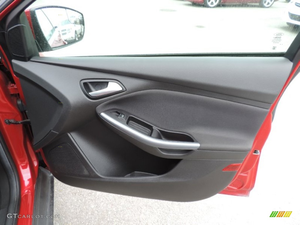 2012 Focus Titanium Sedan - Red Candy Metallic / Charcoal Black photo #7