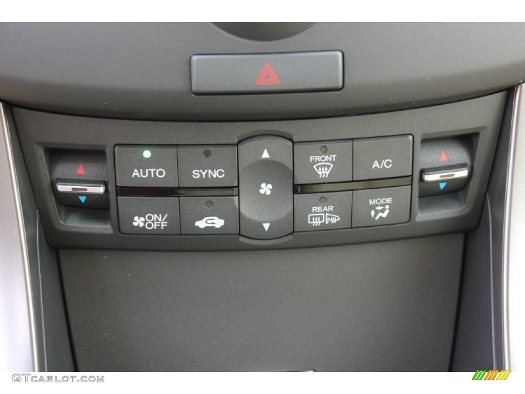2014 Acura TSX Sedan Controls Photo #90259386