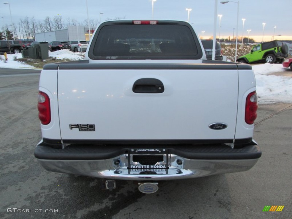 2002 F150 XLT SuperCrew - Oxford White / Medium Graphite photo #3
