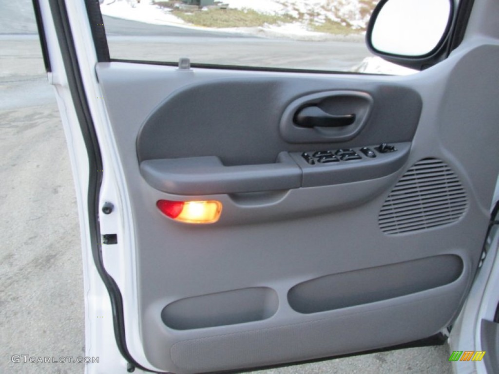 2002 F150 XLT SuperCrew - Oxford White / Medium Graphite photo #6