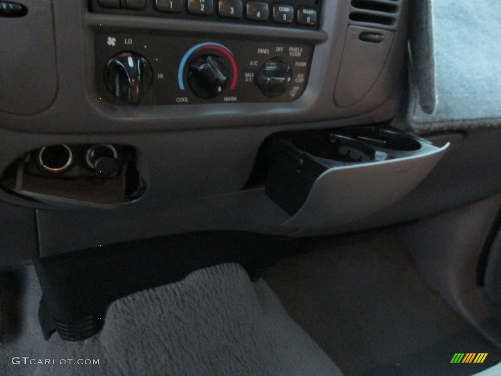 2002 F150 XLT SuperCrew - Oxford White / Medium Graphite photo #12