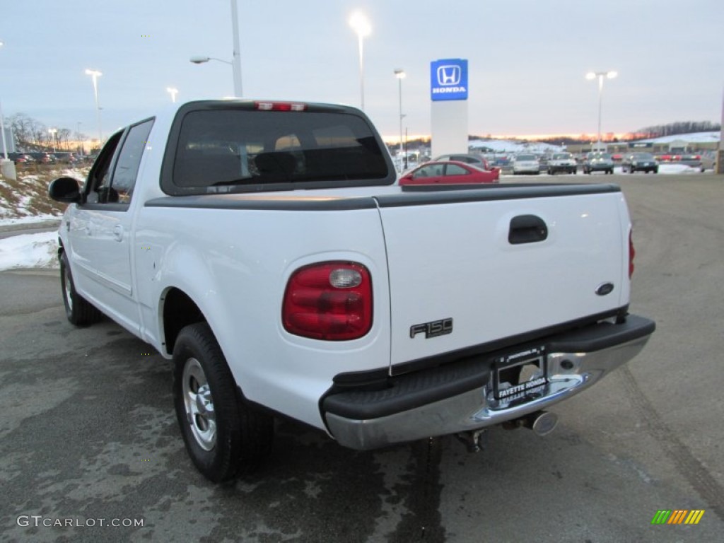 2002 F150 XLT SuperCrew - Oxford White / Medium Graphite photo #16