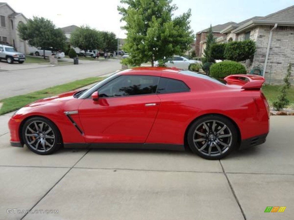 2013 GT-R Premium - Solid Red / Black photo #1