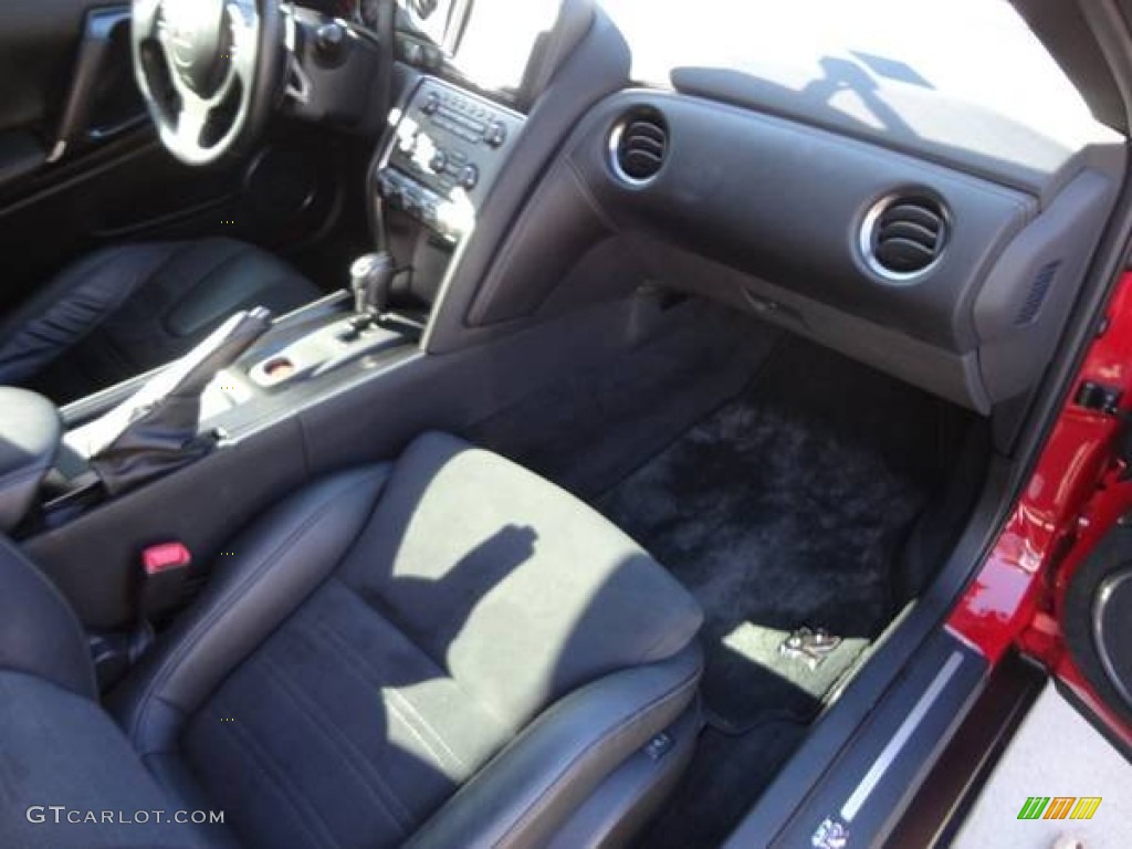 2013 GT-R Premium - Solid Red / Black photo #8