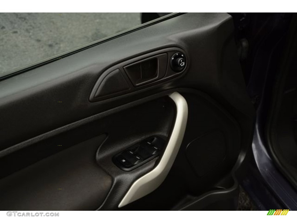 2012 Fiesta SE Sedan - Violet Grey Metallic / Charcoal Black photo #20
