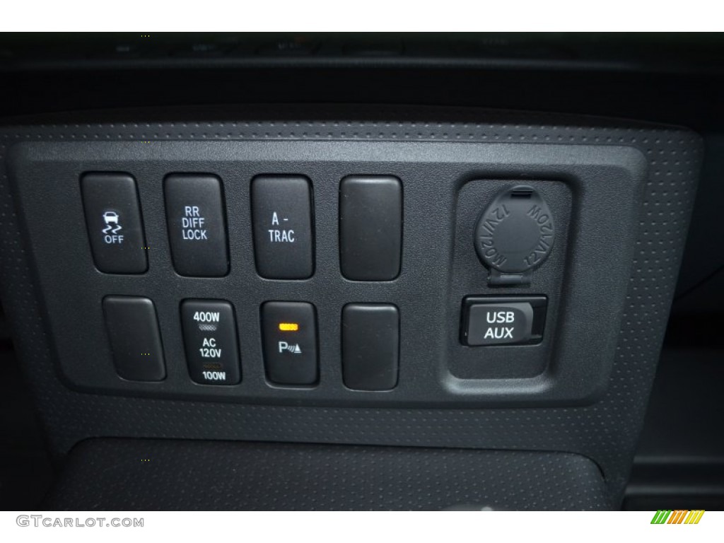 2014 Toyota FJ Cruiser 4WD Controls Photo #90281293