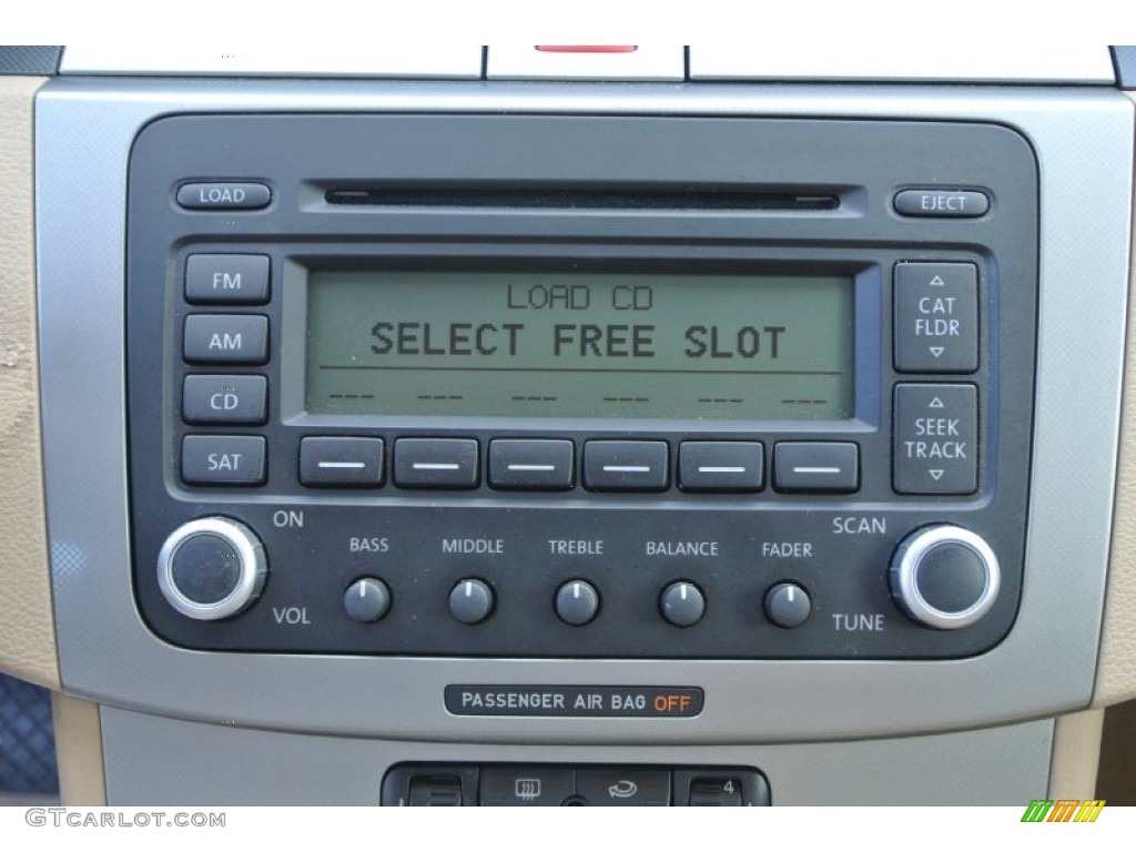 2006 Volkswagen Passat 2.0T Sedan Audio System Photos