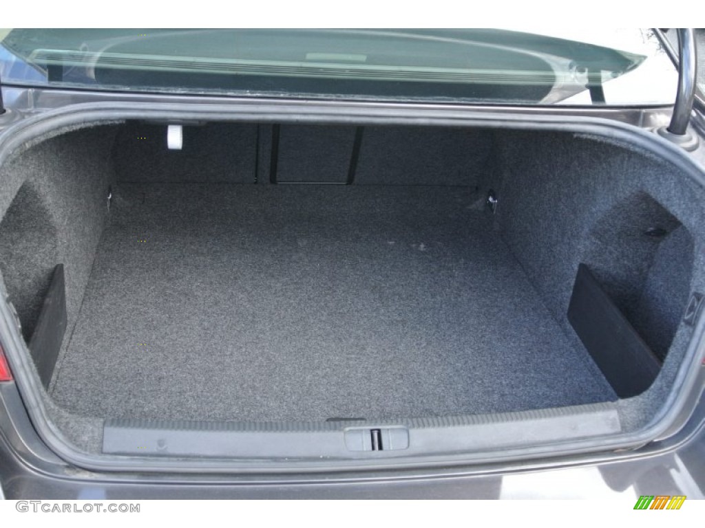 2006 Volkswagen Passat 2.0T Sedan Trunk Photo #90281863