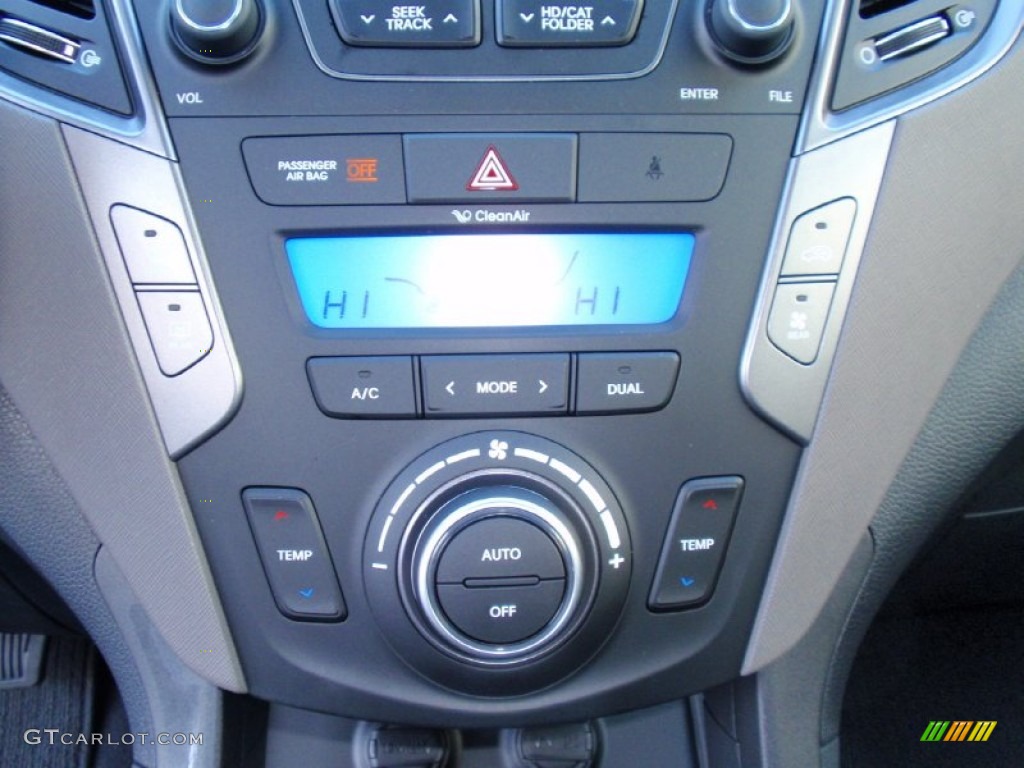 2014 Hyundai Santa Fe GLS Controls Photo #90284587