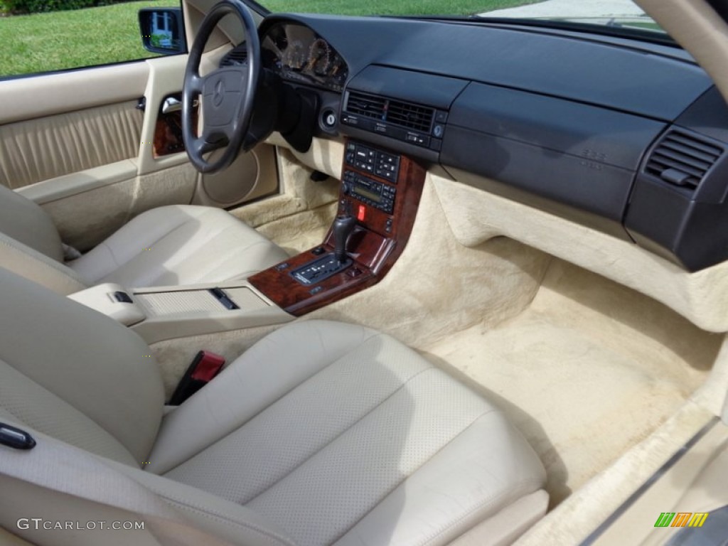 Parchment Beige Interior 1995 Mercedes-Benz SL 320 Roadster Photo #90289132