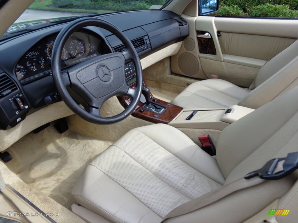 Parchment Beige Interior 1995 Mercedes-Benz SL 320 Roadster Photo #90289234