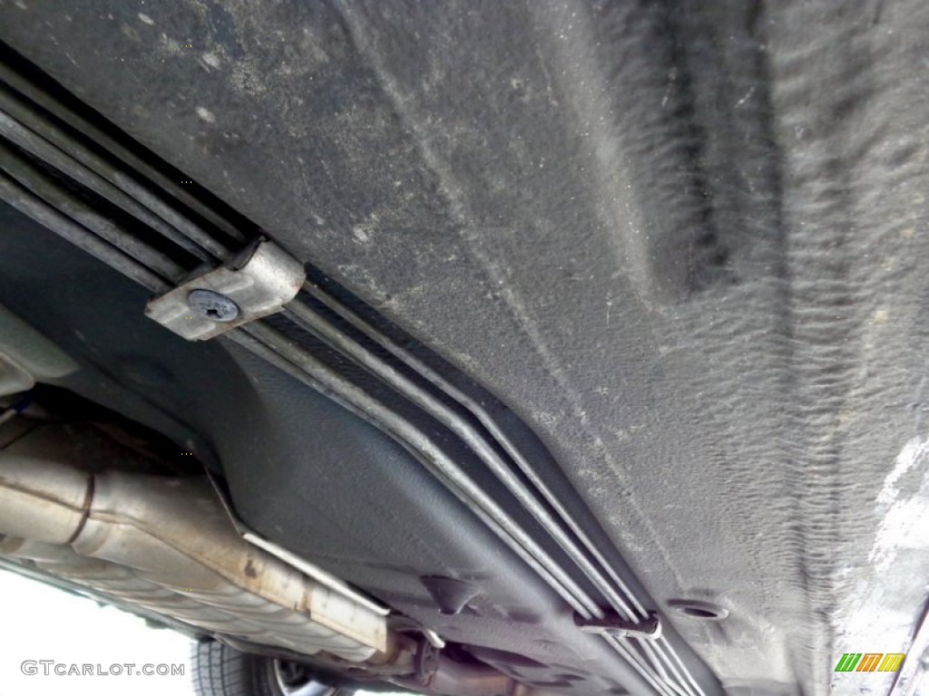 1995 Mercedes-Benz SL 320 Roadster Undercarriage Photo #90290308