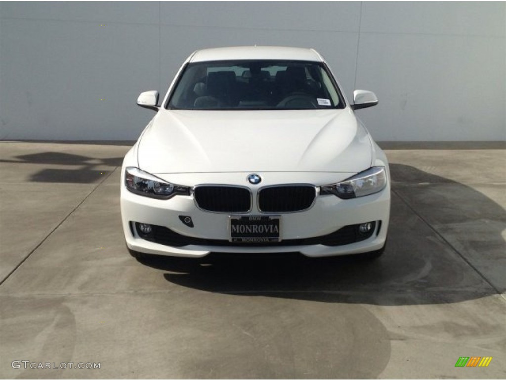 2014 3 Series 320i xDrive Sedan - Alpine White / Black photo #3