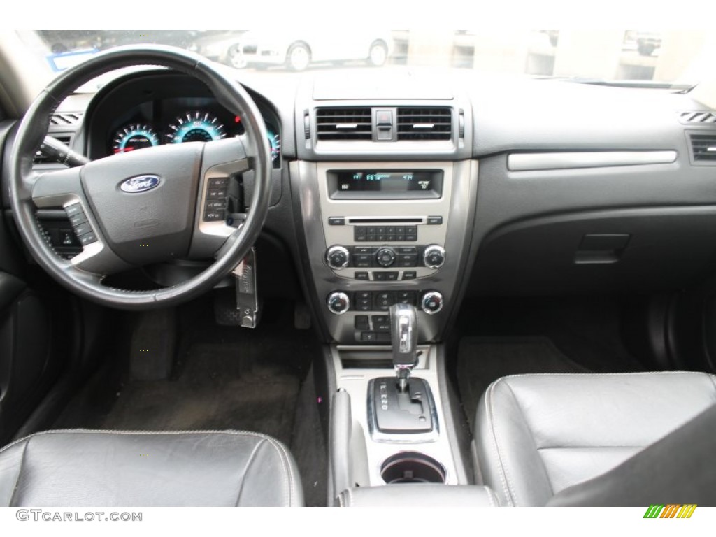 2010 Fusion SEL V6 - Tuxedo Black Metallic / Charcoal Black photo #24