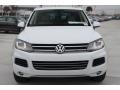 Pure White - Touareg V6 Sport 4Motion Photo No. 2