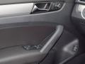 Black - Passat 1.8T SE Photo No. 15